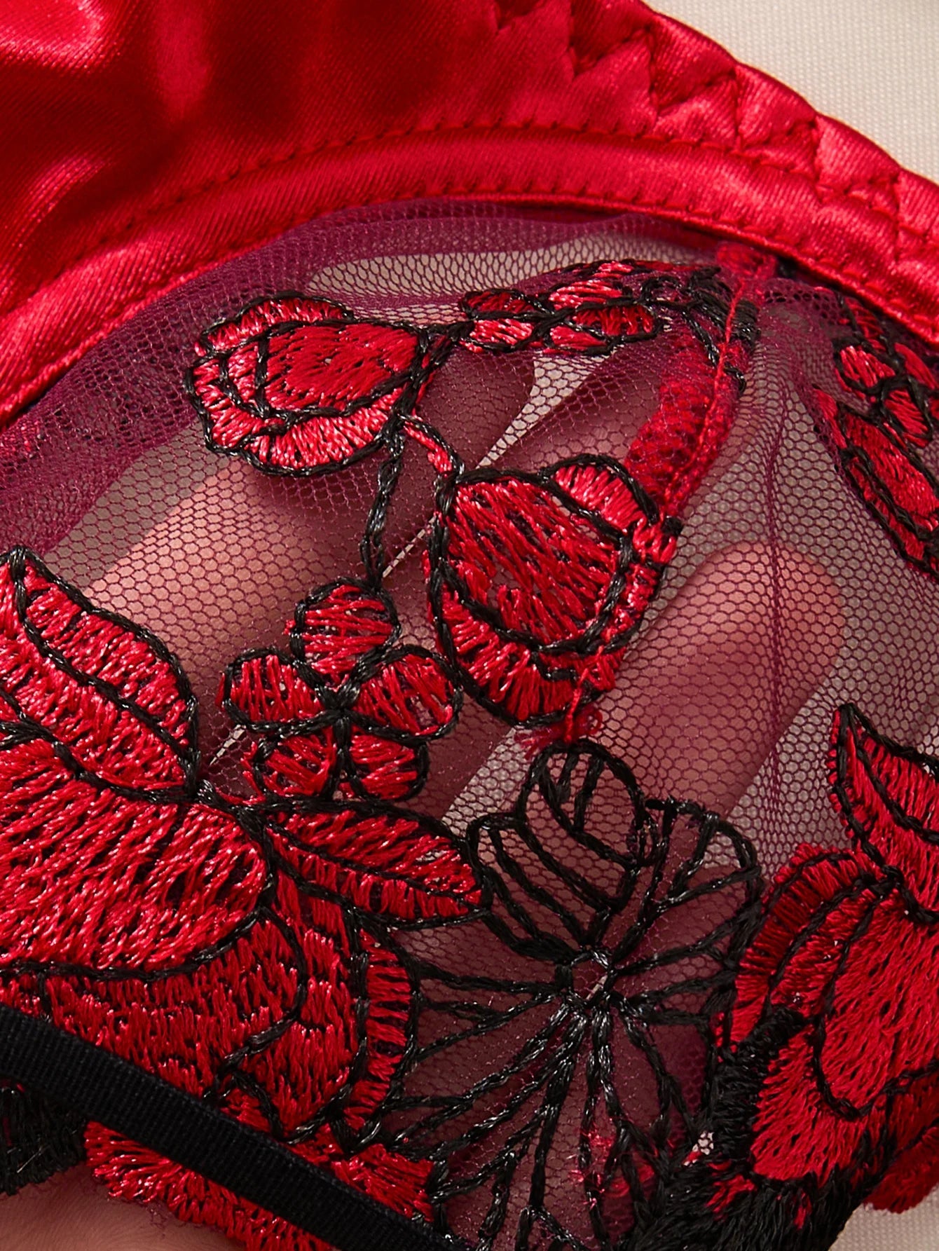 A set of sexy Red lingerie, including a bra and panties with daisy patterns, as well as a comfortable home-style ZA825127 Khamik Shop Online