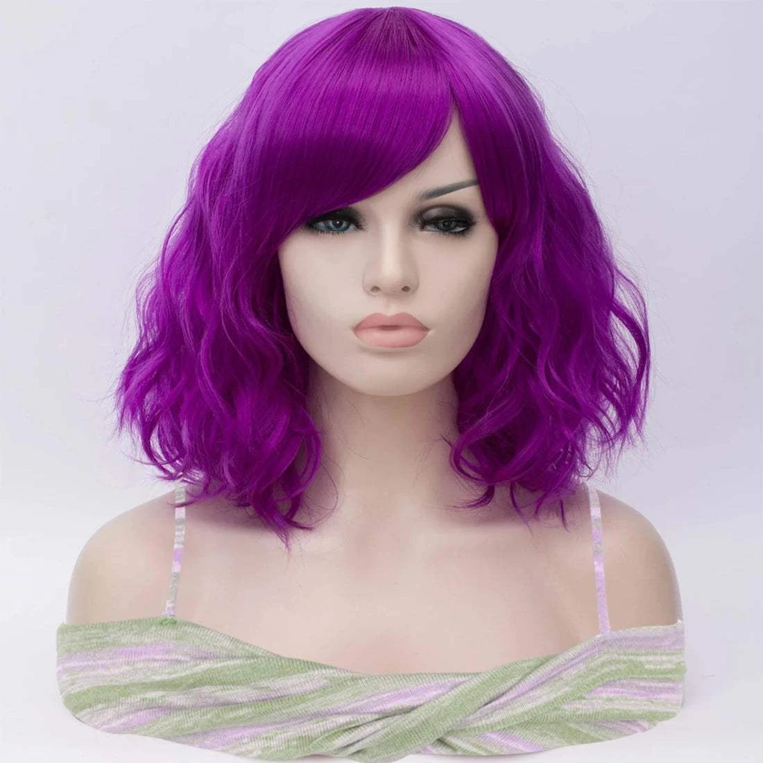 Perruque synthétique courte violette ondulée avec frange latérale pour cosplay et fête
