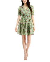 Robe Taylor en mousseline à imprimé floral avec taille smockée et jupe évasée