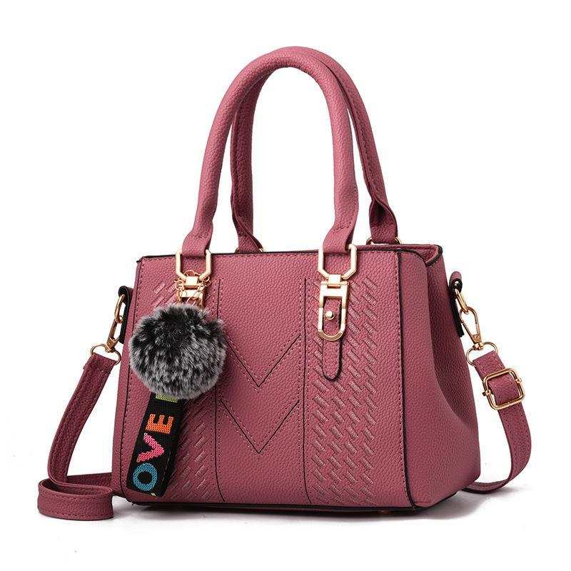 Sac à main carrée pour femmes en PU avec chaîne à sequins, petit format et plusieurs compartiments internes.