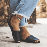 The Avarca – Footwear | Leather Maroon Perses