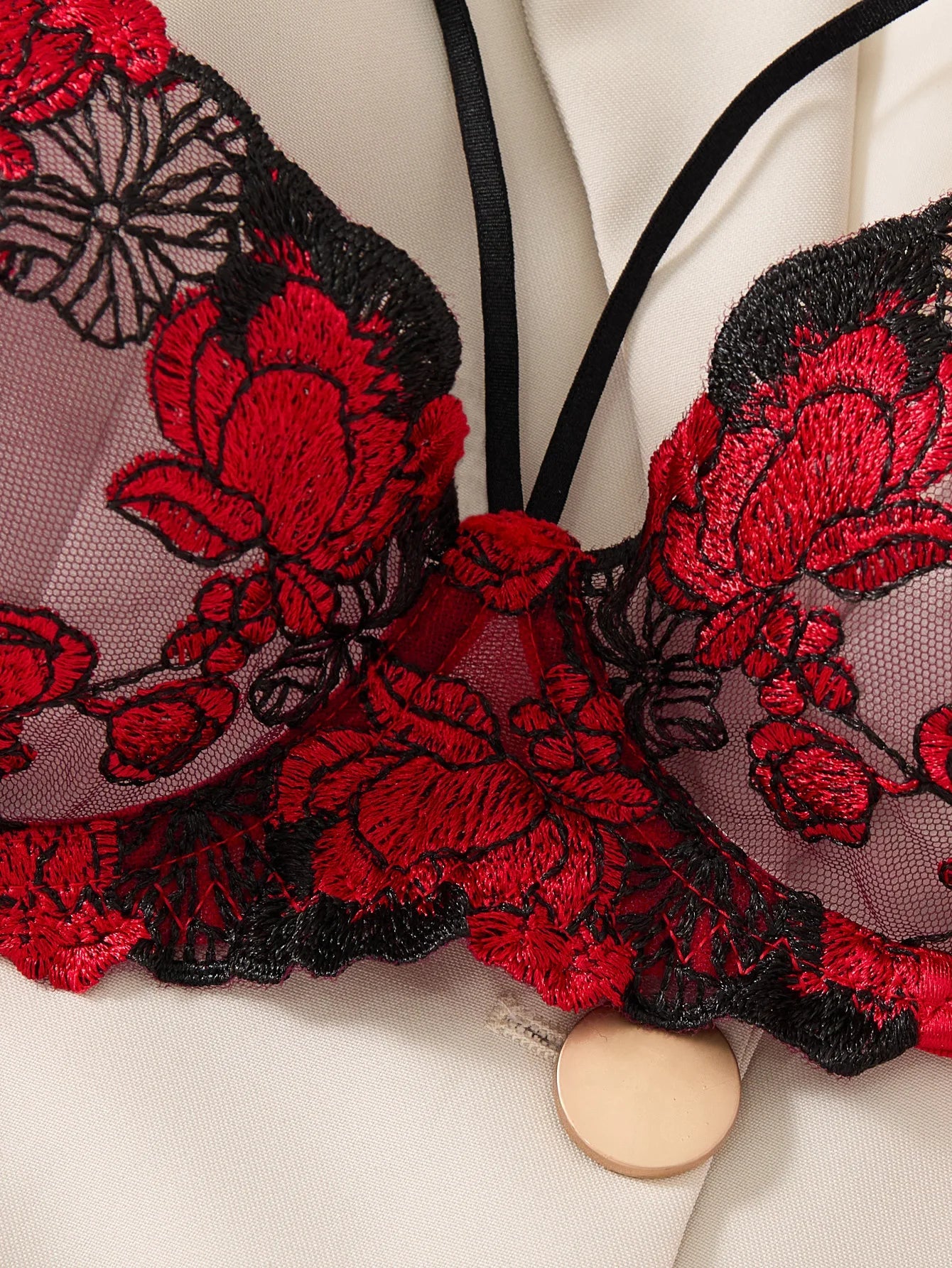 A set of sexy Red lingerie, including a bra and panties with daisy patterns, as well as a comfortable home-style ZA825127 Khamik Shop Online