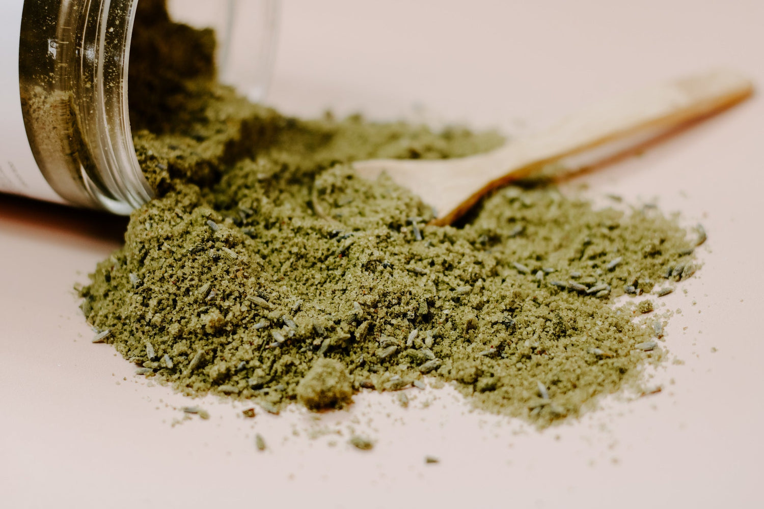 MATCHA GREEN TEA + LEMONGRASS BATH SOAK Blush Rosemary