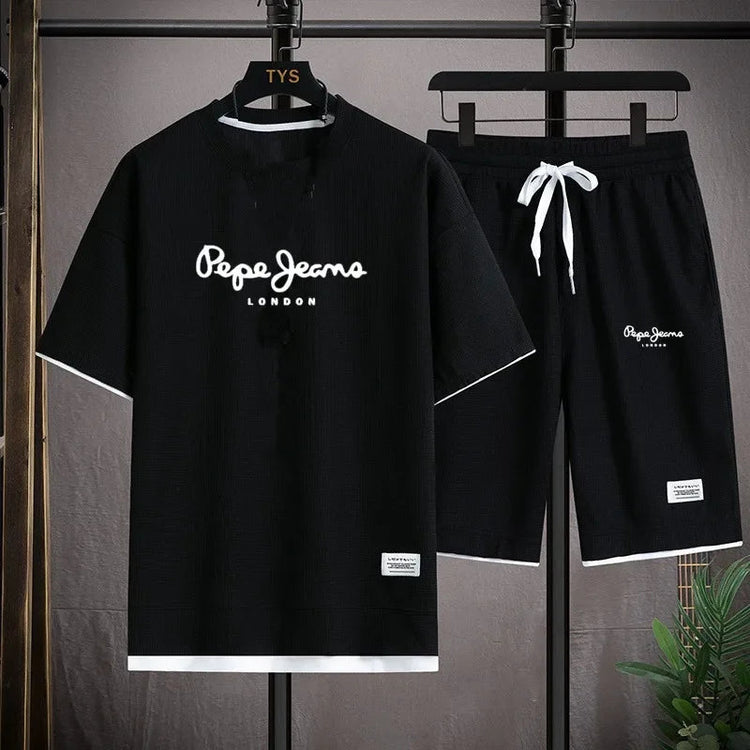Fashionable casual T-shirt + shorts set for men. Men&